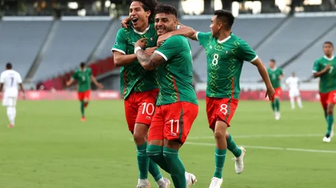 Diego Lainez, alabado en el continente europeo