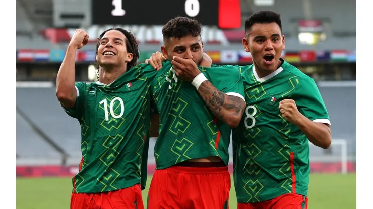 Alexis Vega firmó el primer gol para México ante Francia en Tokio 2020.