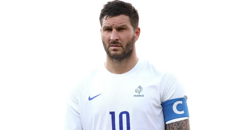 Gignac anotó de penal ante el Tri y no festejó.