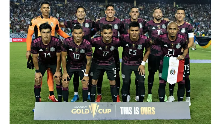 México derrotó a El Salvador y está en los cuartos de final.