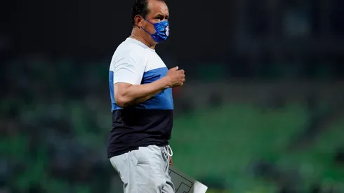 Juan Reynoso se ilusiona con Cruz Azul.