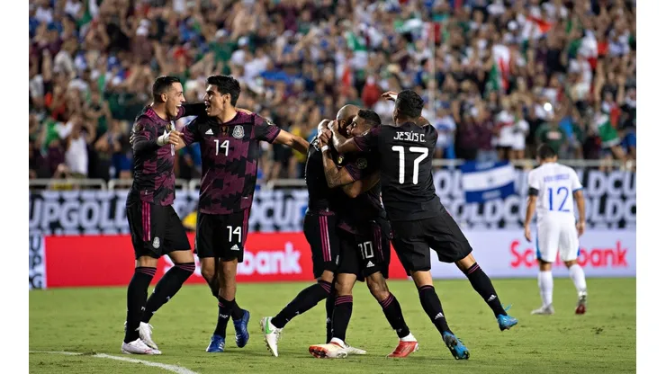 México le quitó el invicto a El Salvador y se quedó con el Grupo A