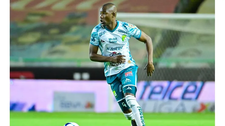 Andrés Mosquera casi cierra el Campeón de Campeones con un golazo