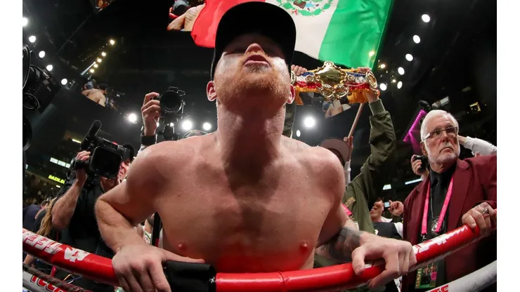 Al Haymon se rinde ante Canelo Álvarez.