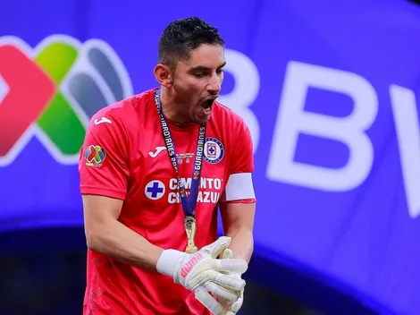 Aficionados de Cruz Azul se mostraron enojados tras la renovación de Jesús Corona
