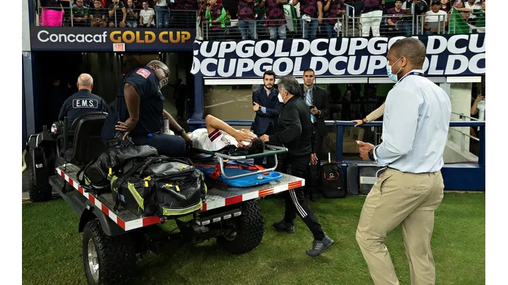 Chucky requirió atención inmediata por el golpe que recibió.