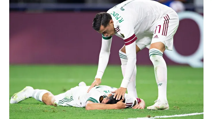 Lozano se retiró gravemente lesionado.