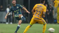 Miguel Layún mandó un disparo al poste