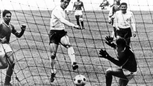 El 1-0 de Kunishige Kamamoto de Japón a México en el partido por el tercer lugar olímpico de 1968.