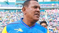 Carlos Santos liquidó a Miguel Herrera.