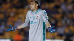 Nahuel Guzmán le dio la bienvenida a Esteban Andrada.