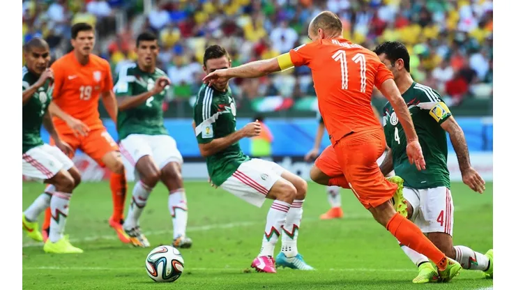 No era penal de Márquez sobre Robben.