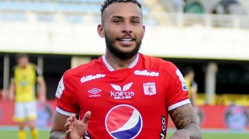 Duván Vergara, con la afición de Rayados en su contra.