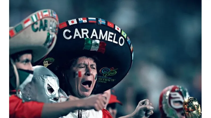 Caramelo apoyando al Tri en las tribunas. (Foto: JamMedia)