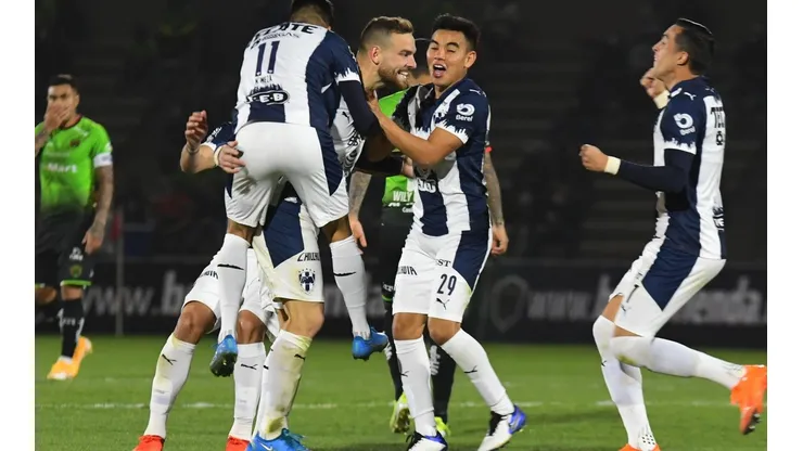 Rayados y su segundo jersey.