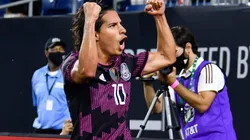 Diego Lainez celebra su gol con México ante Panamá.