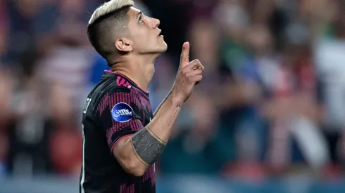 Alan Pulido sufrió una cortada en el empeine, pero no causará baja del Tri para Copa Oro.