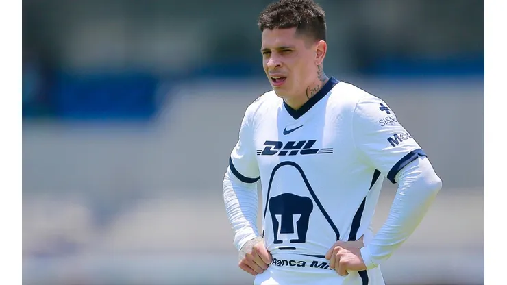 Juan Iturbe fue llamado de varios equipos tras salir de Pumas.