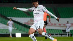 Santos Laguna oficializó la salida de Adrián Lozano.