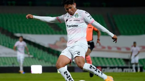 Santos Laguna oficializó la salida de Adrián Lozano.