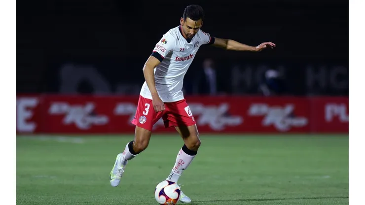 Raúl López renovó contrato con Toluca.