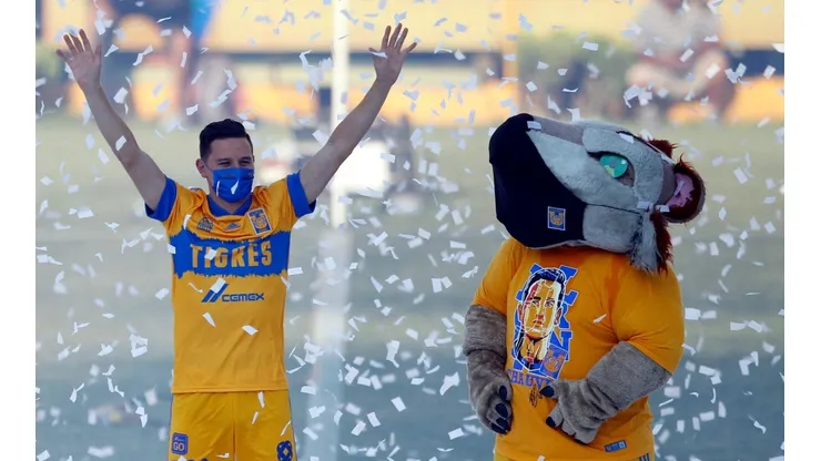 Florian Thauvin fue presentado en el Estadio Olímpico como refuerzo de Tigres.