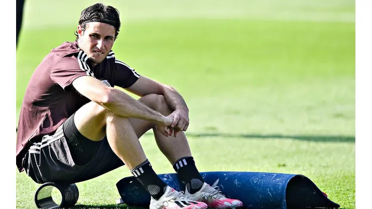 Santiago Giménez no disputará el partido de México ante Australia por lesión.