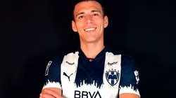 Héctor Moreno ya posó con la playera de Monterrey y mandó su primer mensaje como rayado.