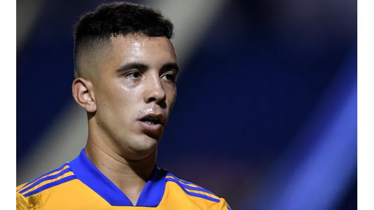 Leonardo Fernández aún cumple sus obligaciones con Tigres UANL