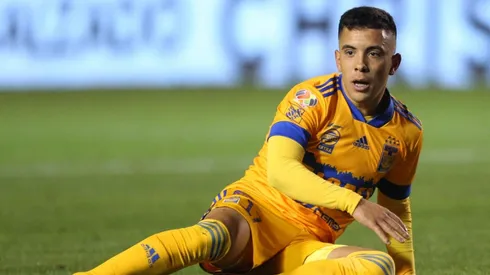 Leo Fernández tiene un pie fuera de Tigres.