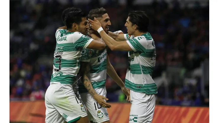 Golazo de Valdés cuando Santos Laguna más lo necesitaba.