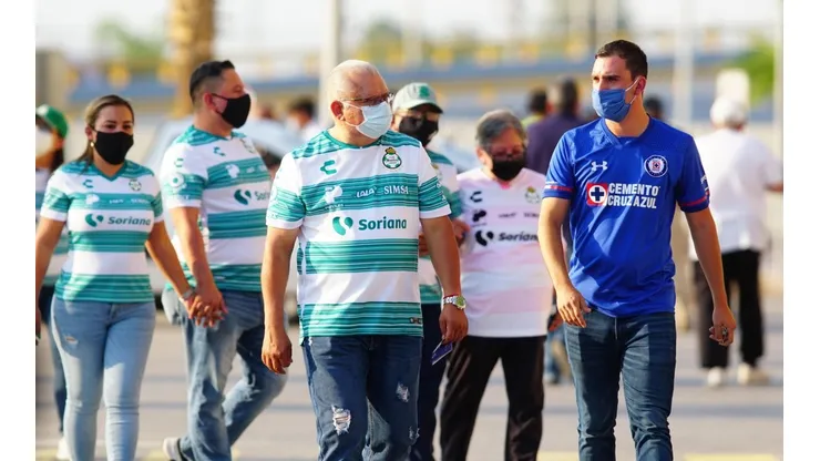 Clima no tan amigable en las gradas del TSM Corona de Torreón