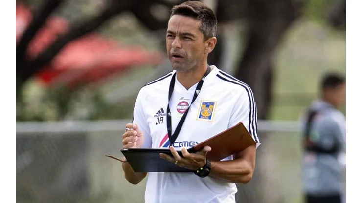 Juninho se va de Tigres.