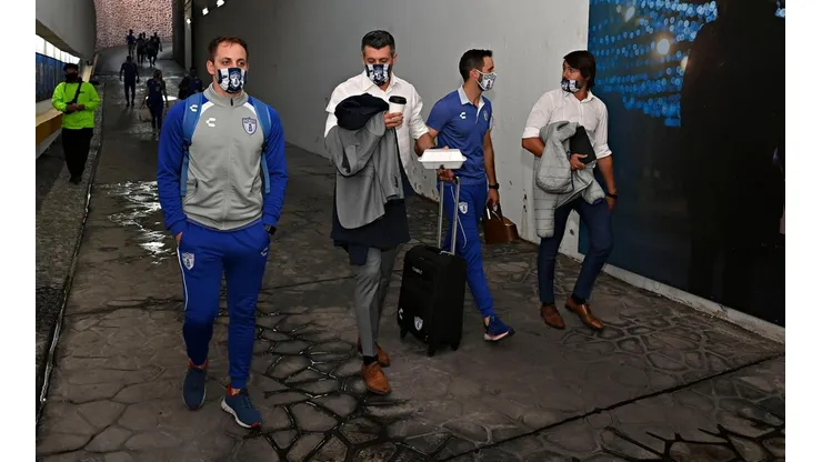 Así llegaba Paulo Pezzolano al Estadio Azteca.