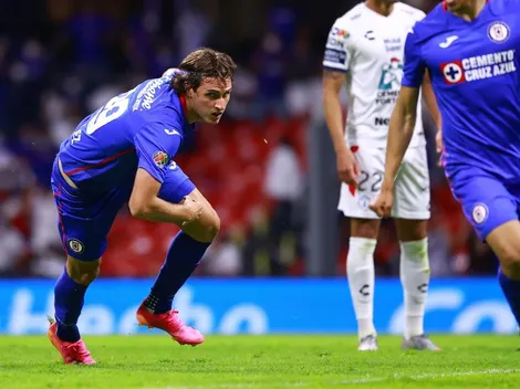 Palomita al gol: Santiago Giménez adelantó a Cruz Azul