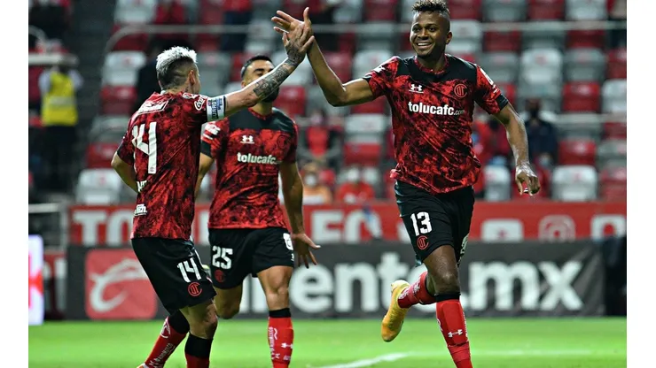 Toluca se quedó con la ida ante Cruz Azul.