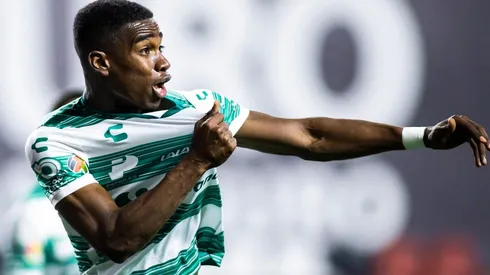 Félix Torres ya se vio campeón con Santos y quiere ir firme rumbo a ese objetivo.