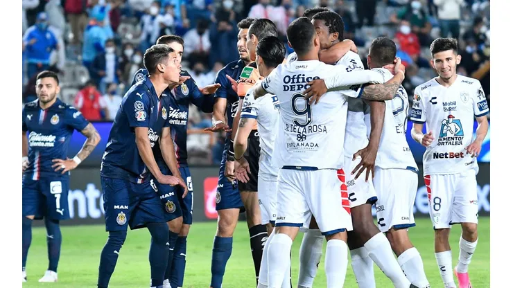 Pachuca le arrebató la ilusión a Chivas con una goleada de segundo tiempo