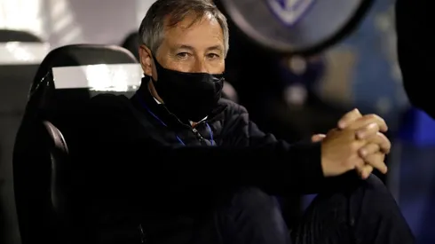 Ariel Holan, a una firma de ser entrenador de León.