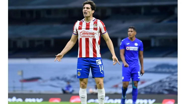 Briseño y lanzó una dura crítica a los jugadores que llegan a Chivas.
