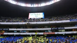 Afición de Cruz Azul y América en el Estadio Azteca.