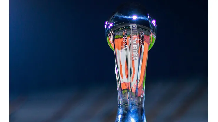 Trofeo del Torneo Guard1anes de la Liga MX.