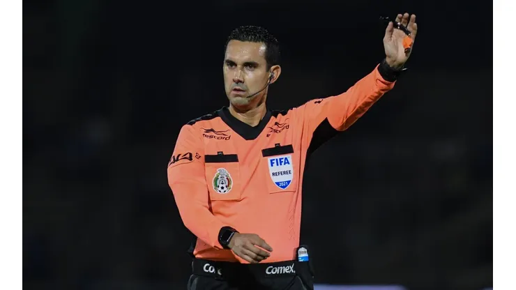 César Arturo Ramos, silbante de la Liga MX.