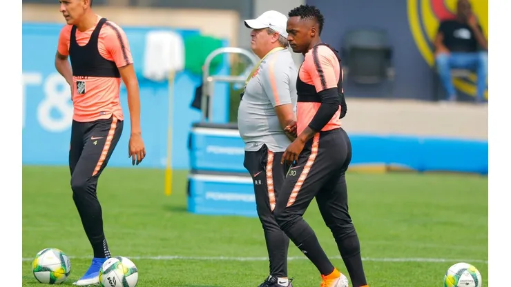 Miguel Herrera siempre mantuvo buena relación con Renato Ibarra