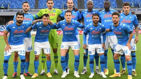 Napoli igualó ante Cagliari.