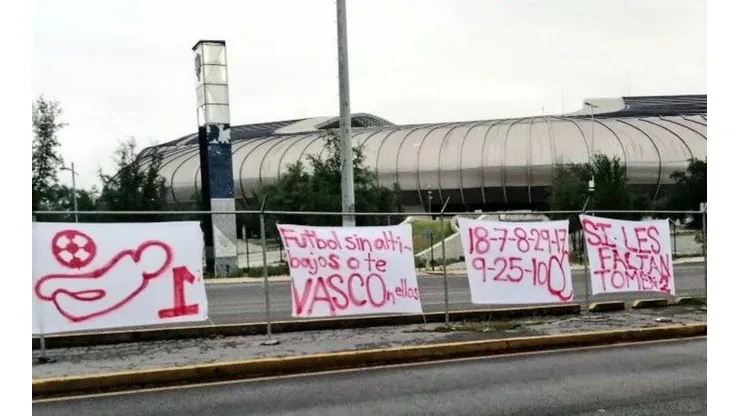 Monterrey amaneció con mantas tenebrosas.