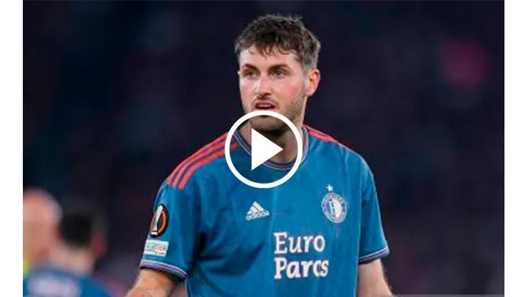 Santiago Giménez, a un paso de obtener la Eredivisie con Feyenoord.