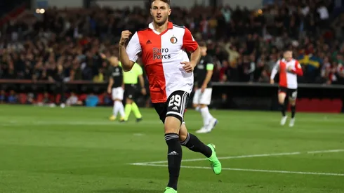 Santiago Giménez sigue creciendo en el Feyenoord