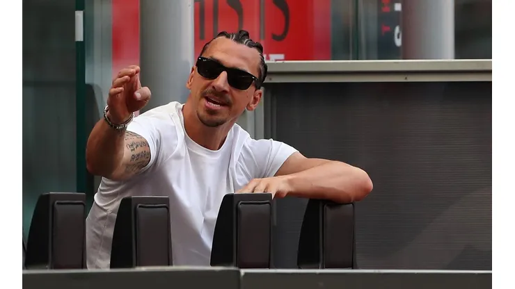 Zlatan mirará el Milan-Inter desde la tribuna del San Siro.