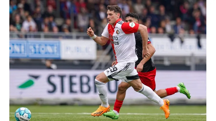 Santiago Giménez está a un paso de ser campeón